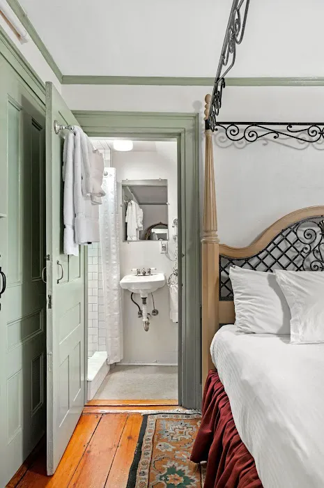Fidelia Bridges Guest House - Hawthorne Hotel 4