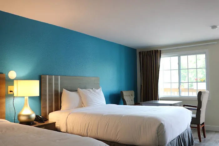 Sunbird Cape Cod Resort 5