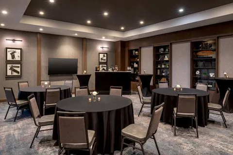 The Artisan at Tuscan Village, a Tribute Portfolio Hotel 4