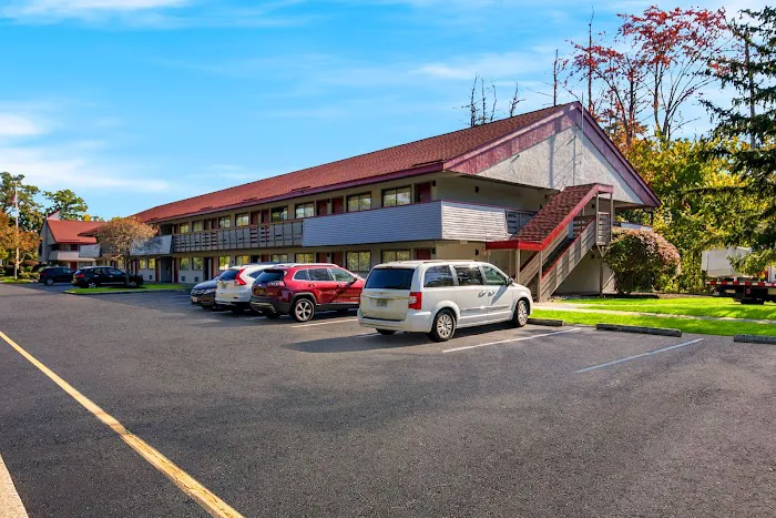 Red Roof Inn Salem 4