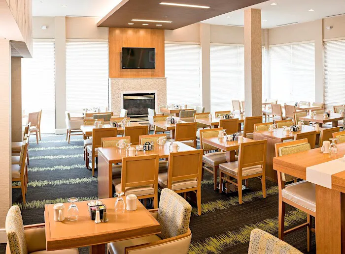 Holiday Inn Salem (I-93 at Exit 2) by IHG 4