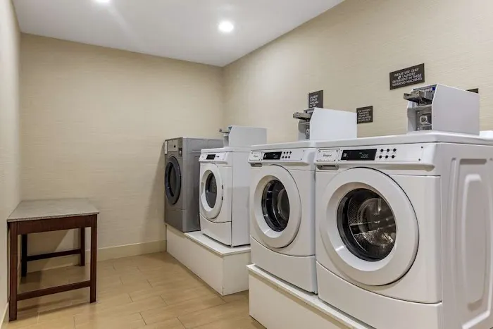 Best Western Plus North Shore Hotel 4