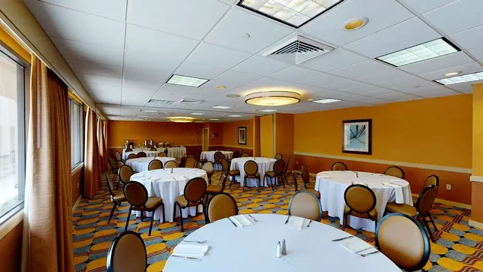 DoubleTree by Hilton Hotel Boston North Shore 4