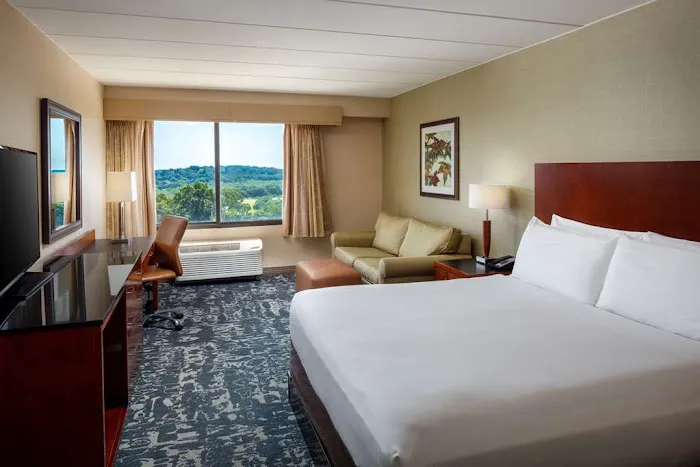 DoubleTree by Hilton Hotel Boston North Shore 4