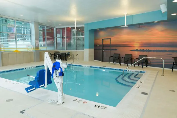 Hampton Inn & Suites Erie Bayfront 4