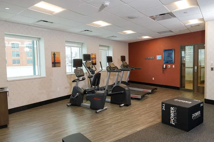 Hampton Inn & Suites Erie Bayfront 4