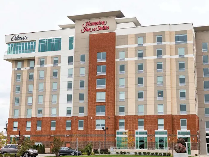 Hampton Inn & Suites Erie Bayfront 4