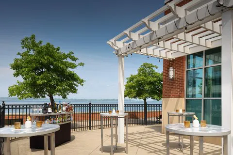Sheraton Erie Bayfront Hotel 4