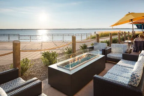 Courtyard Erie Bayfront 4