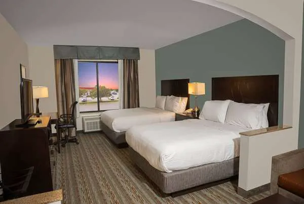 Wyndham Garden Erie 4