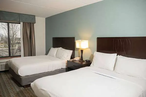 Wyndham Garden Erie 4