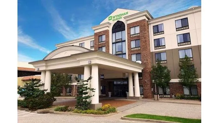 Wyndham Garden Erie 4