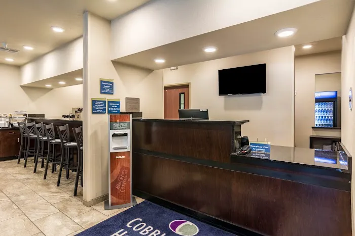 Cobblestone Hotel & Suites - Erie 4