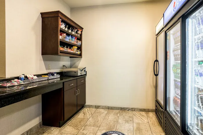 Cobblestone Hotel & Suites - Erie 4