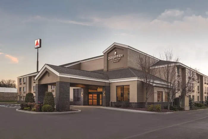 Country Inn & Suites by Radisson, Erie, PA 4