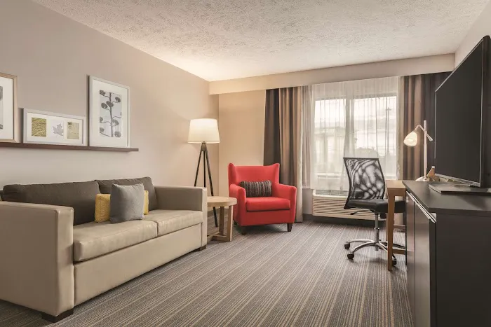 Country Inn & Suites by Radisson, Erie, PA 4