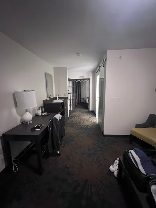 Best Western Erie Inn & Suites 4