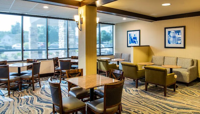 Hampton Inn Erie-South 4
