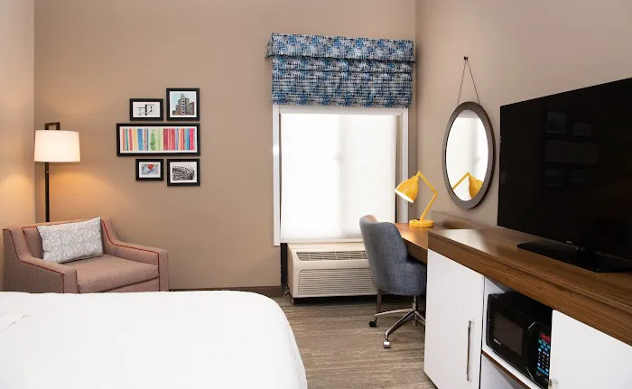 Hampton Inn Erie-South 4