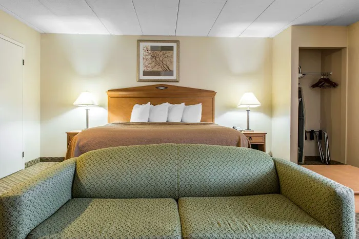 Quality Inn & Suites 4