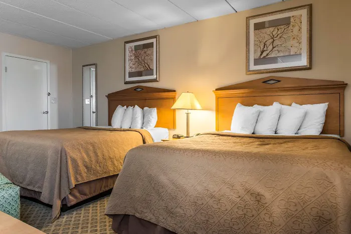 Quality Inn & Suites 4