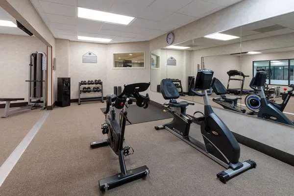 Wingate by Wyndham Erie 4