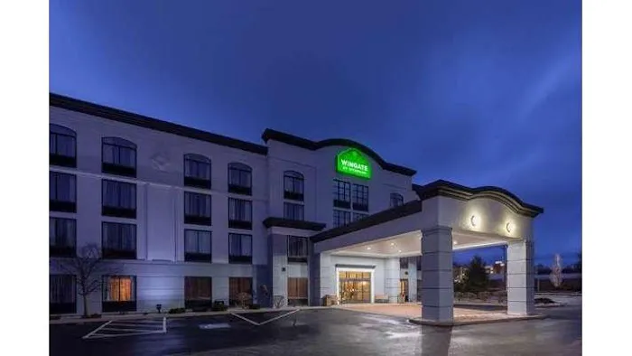 Wingate by Wyndham Erie 4