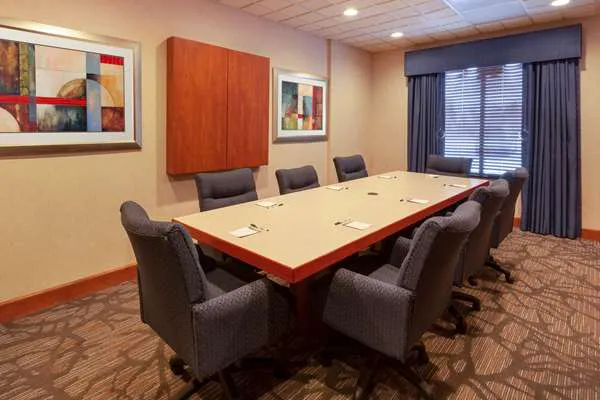 Wingate by Wyndham Erie 4