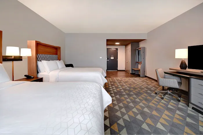 Holiday Inn Erie by IHG 4