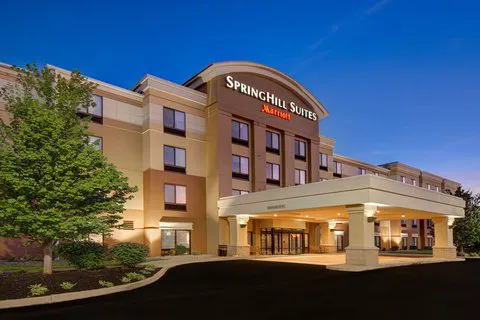 SpringHill Suites Erie 4