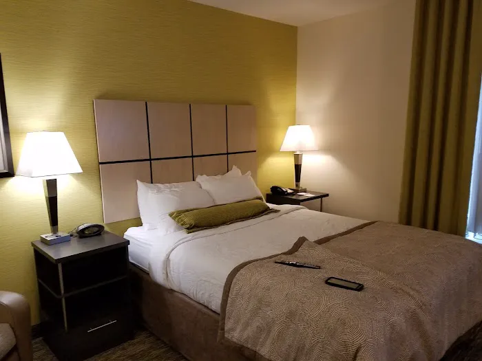 Candlewood Suites Erie, an IHG Hotel 4