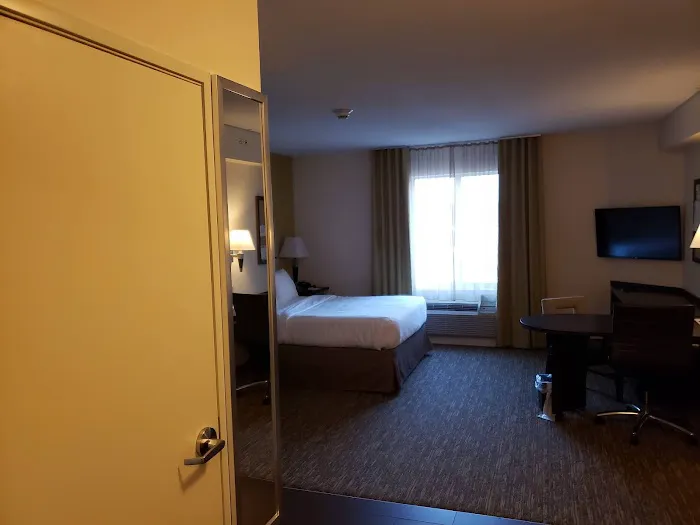 Candlewood Suites Erie, an IHG Hotel 4