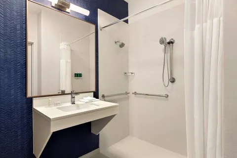 Fairfield Inn Erie Millcreek Mall 4