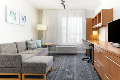 TownePlace Suites Erie 4