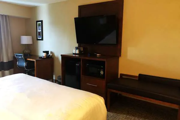 Wingate by Wyndham Grove City 4