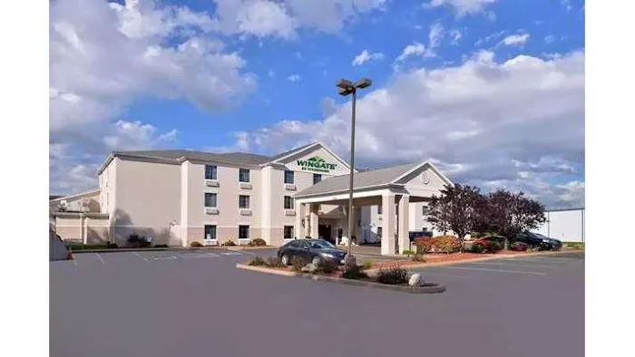 Wingate by Wyndham Grove City 4