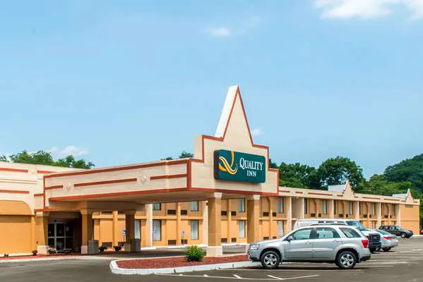 Quality Inn 4