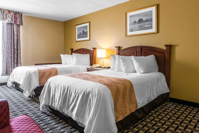 Quality Inn 4