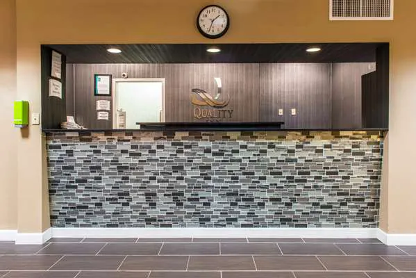 Quality Inn 4