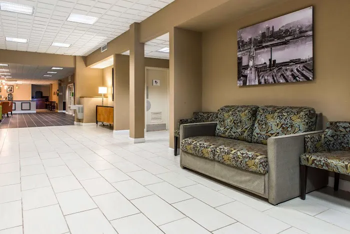 Quality Inn 4