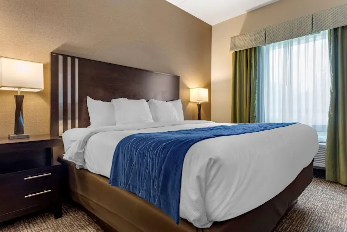 Comfort Inn & Suites Butler 4