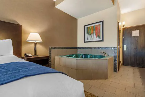 Comfort Inn & Suites Butler 4