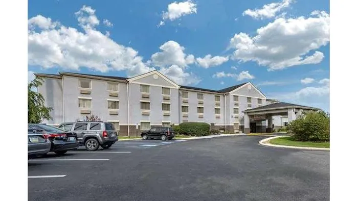 Comfort Inn & Suites Butler 4