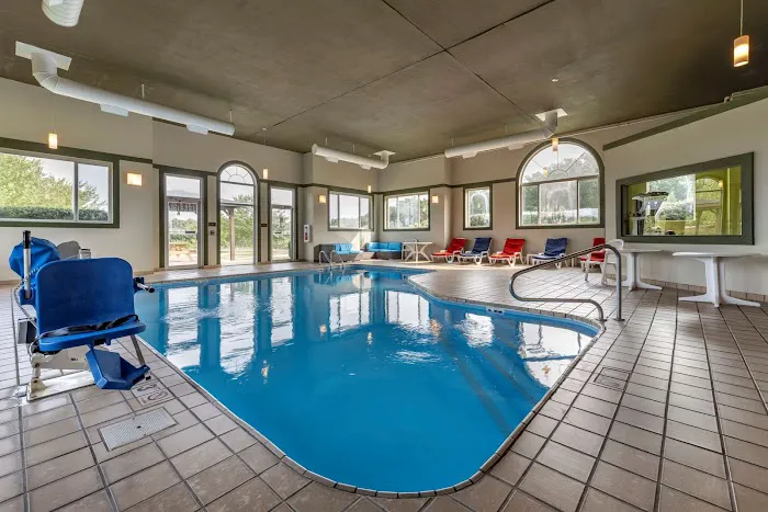 Comfort Inn & Suites Butler 4