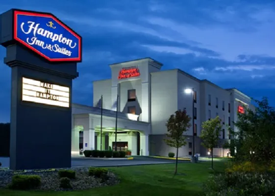 Hampton Inn & Suites Grove City 4