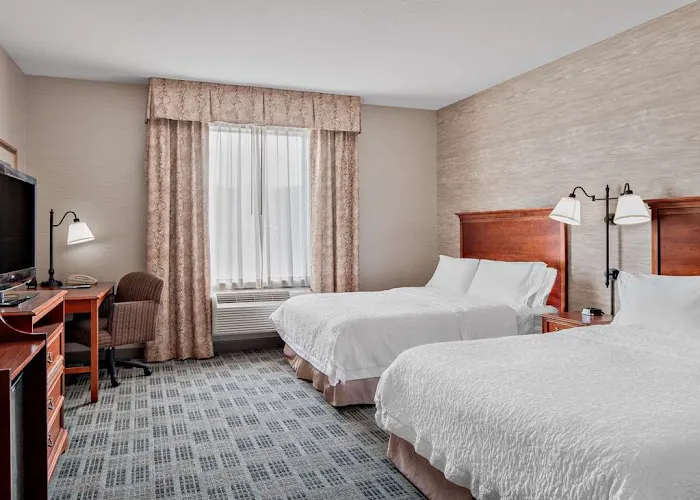 Hampton Inn & Suites Grove City 4