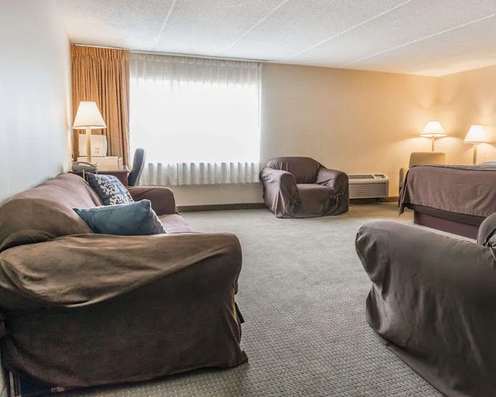 Rodeway Inn 4