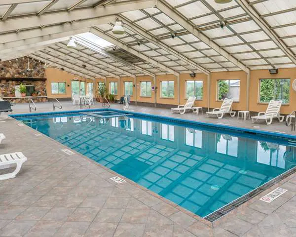 Rodeway Inn 4