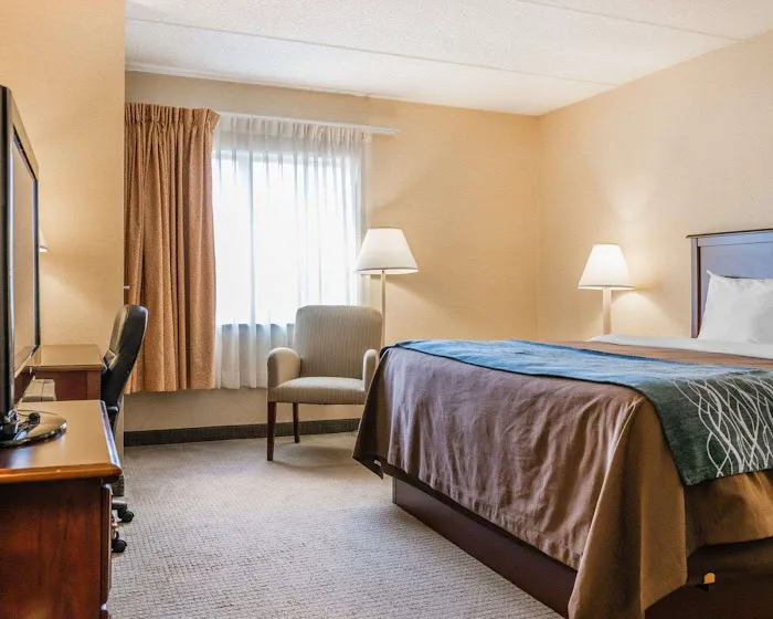 Rodeway Inn 4