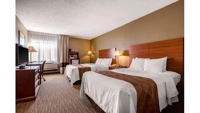 Quality Inn & Suites New Castle 4